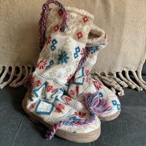 Muk Luk sweater slippers